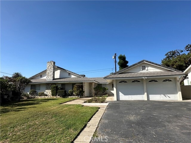 Building Photo - 2115 Holly Ave