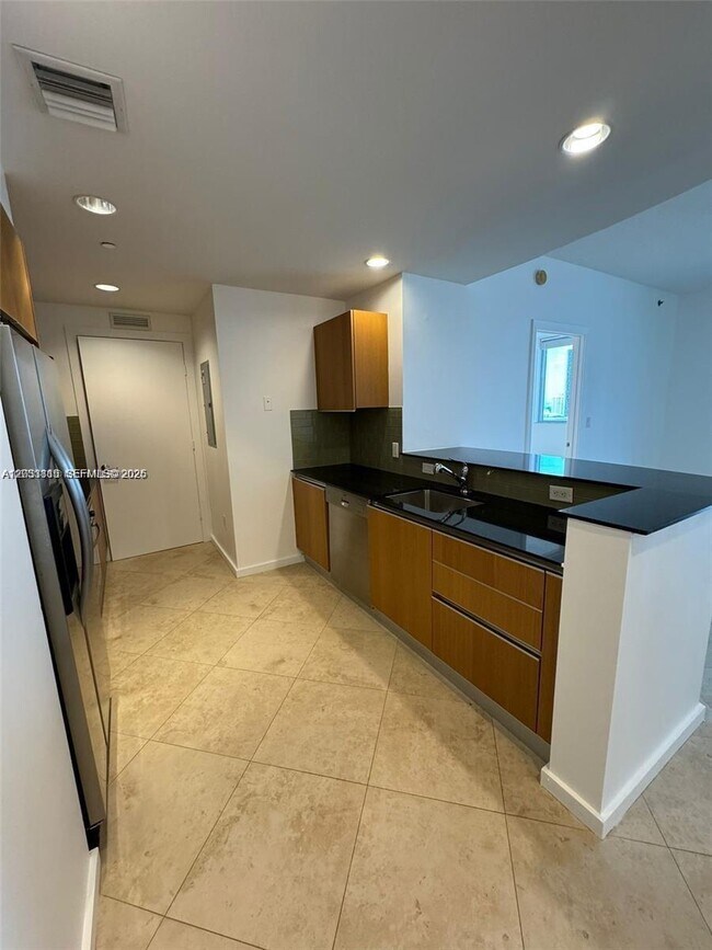 Photo - 1060 Brickell Ave Unidad 2703