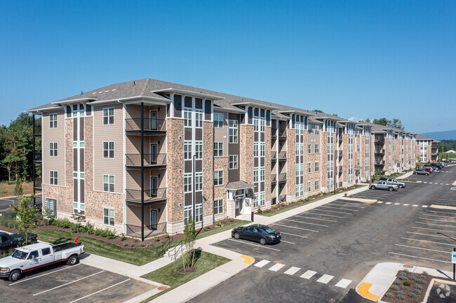 Building Photo - The Knoll at Stone View Apartments