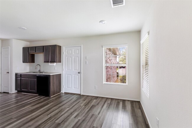 Photo - 5858 Rosehill Forest Ln