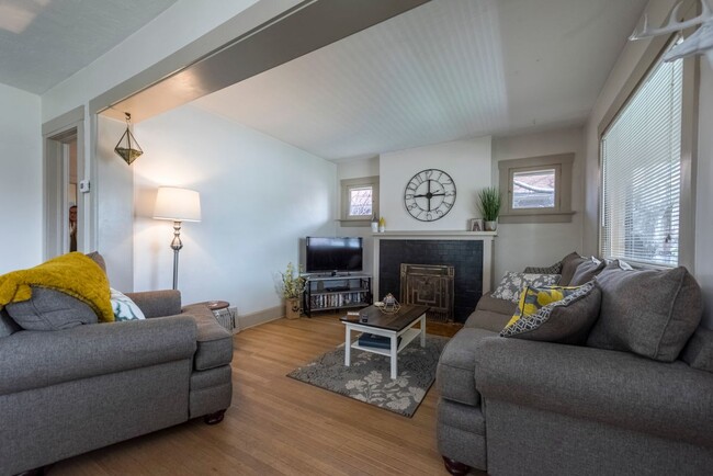 Photo - 409 E Coatsville Ave