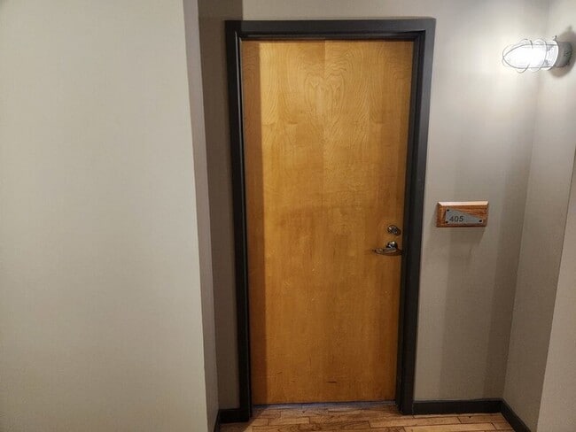 Photo - 100 Market St Unidad #405