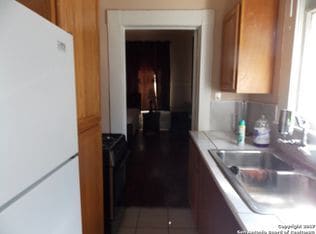 Photo - 716 E Guenther St