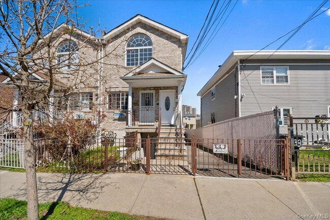 Building Photo - 2948 Wickham Ave Unit 2