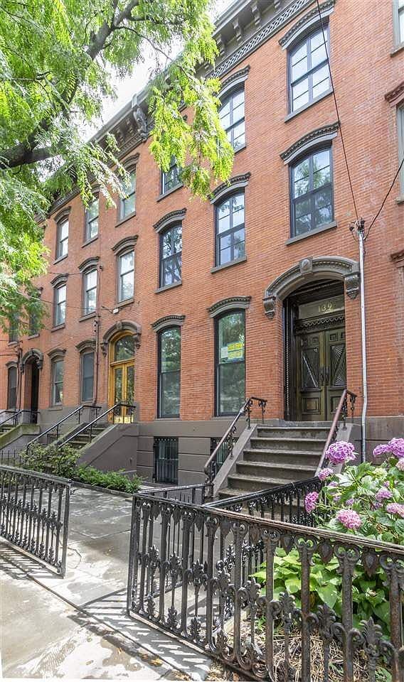 Building Photo - 139 Grand St