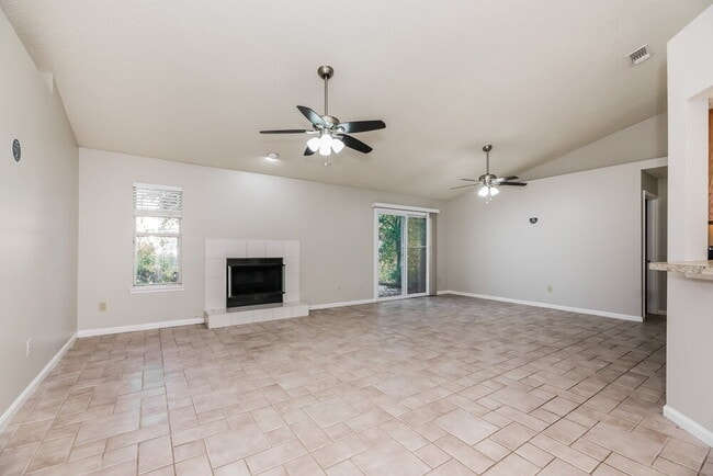 Photo - 1731 Chandelier Cir W