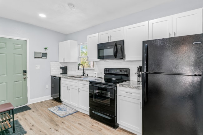 Photo - 625 Kirkwood Terrace N Unit B