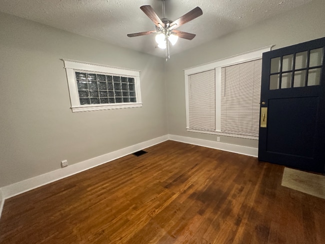 Photo - 813 Reading Rd