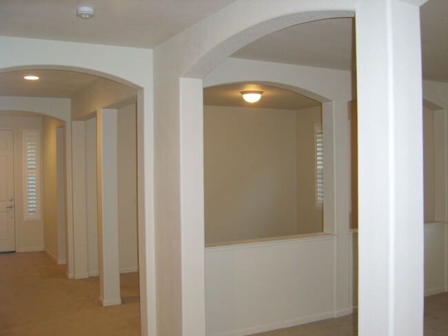 Photo - Lovely home, gardener, some utilities included