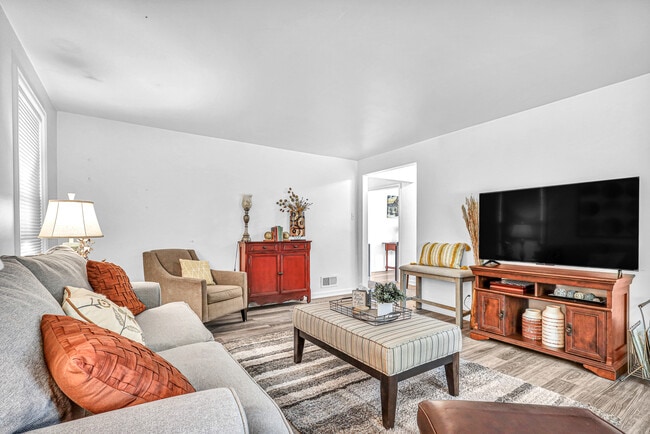 Photo - 709 N 27th St