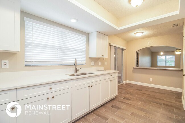 Photo - 302 Blue Jacket Ln