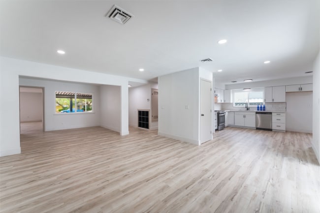 Photo - 1808 E St Louis Ave