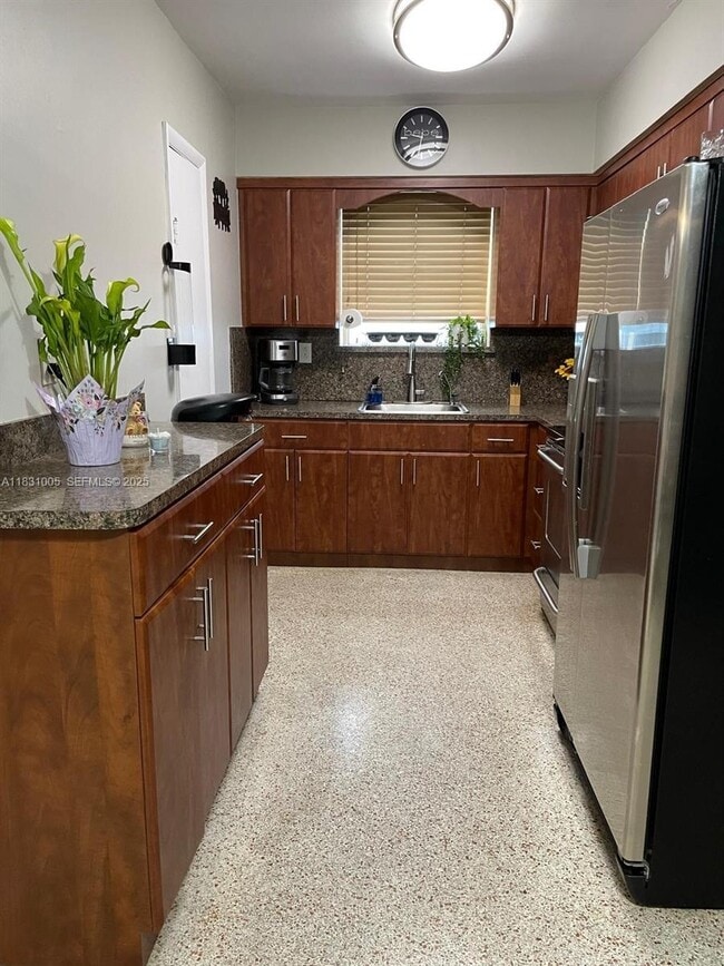 Photo - 266 E 12th St