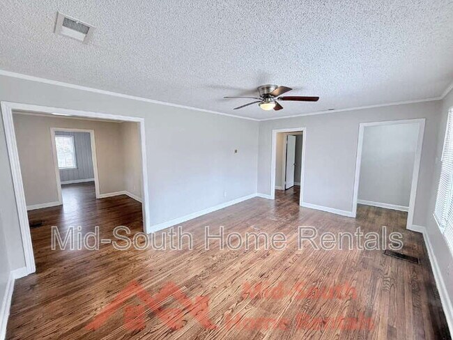 Photo - 2914 Hoskins Rd