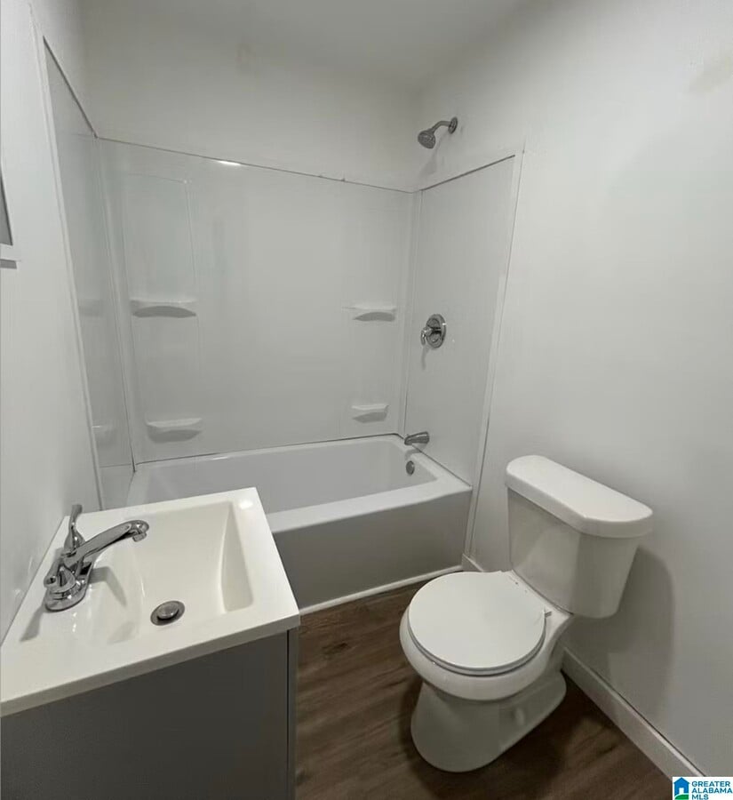 Photo - 500 22nd St E