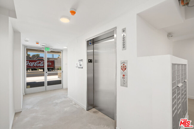 Photo - 4406 Fulton Ave Unidad 404