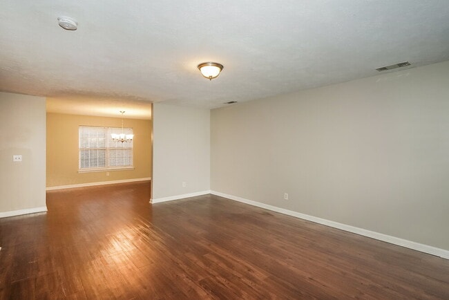 Photo - 712 Holland Ridge Dr