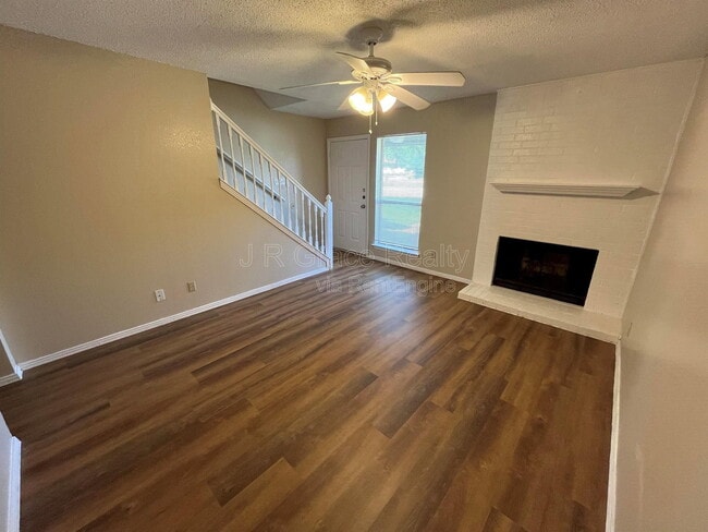 Photo - 5911 Shadydell Dr