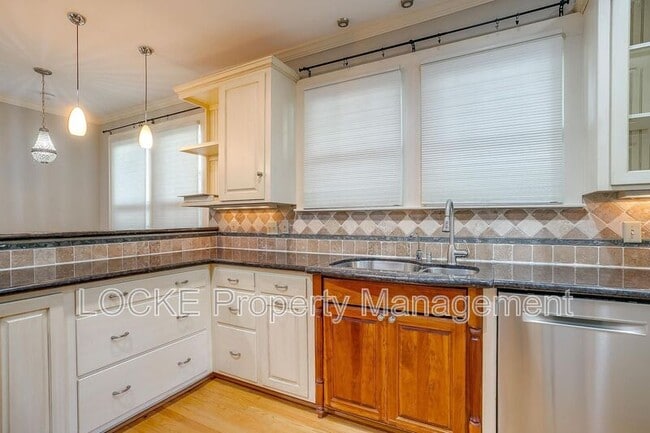 Photo - 4022 Bunting Ave