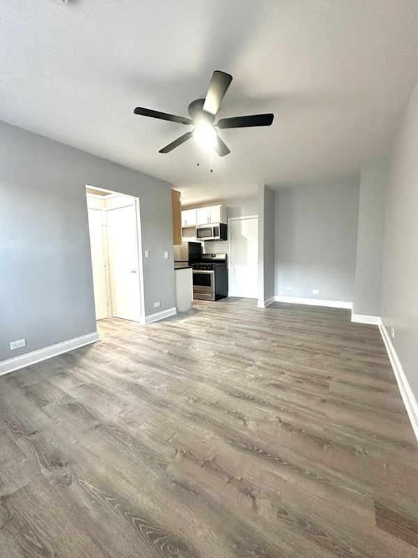 Photo - 4031 N Kenmore Ave