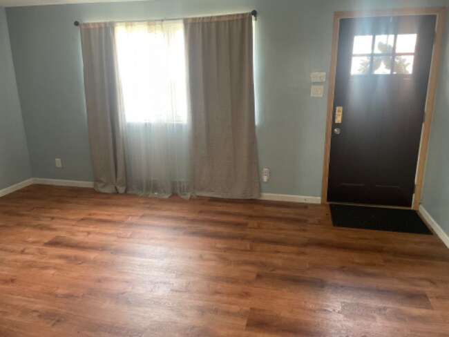 Photo - 165 Suncrest Dr