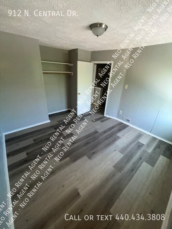 Photo - 912 N Central Dr