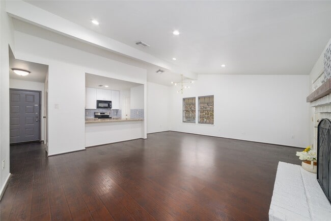 Photo - 26 S White Pebble Ct
