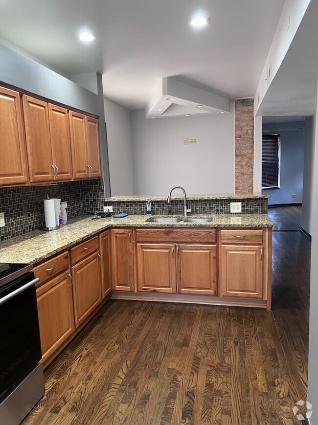 Building Photo - 6824 S Dorchester Ave Rental