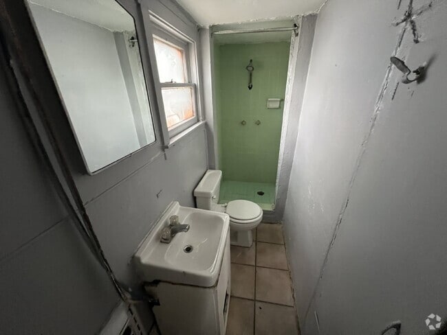 Building Photo - All Bills Paid - Studio for Rent Unit Apt 8