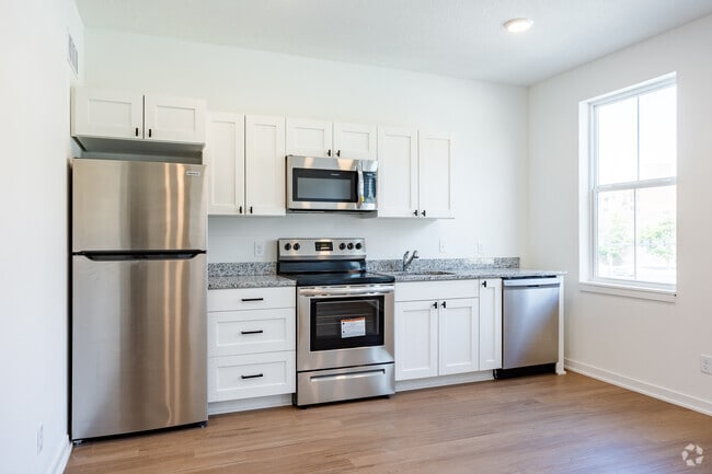 1BR, 1BA - 572SF - Kitchen