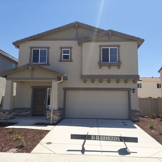 Photo - Newer 4 Bedroom, 2.5 bath home in West Roseville/DR Horton Built!