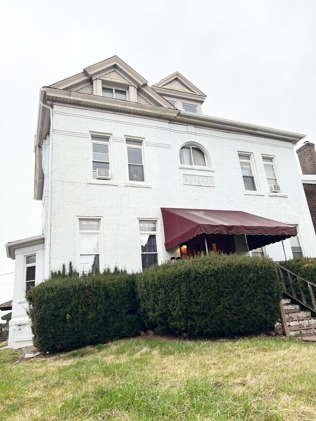 Building Photo - 3305 Dawson St Unit Apt 1