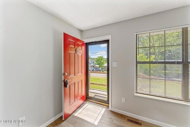 Photo - 5917 W Pine Ln