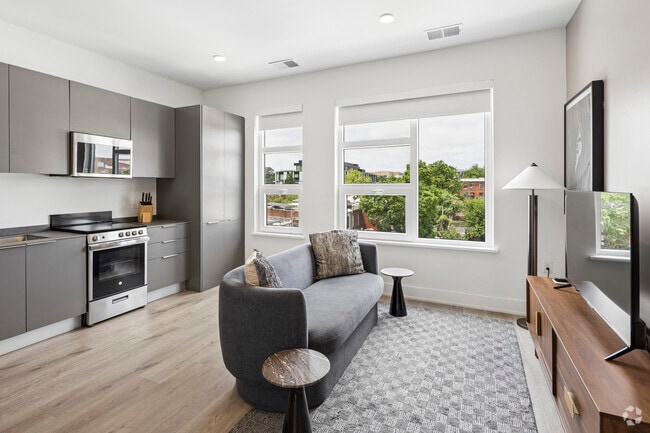 1BR, 1BA - 611SF - Living Room