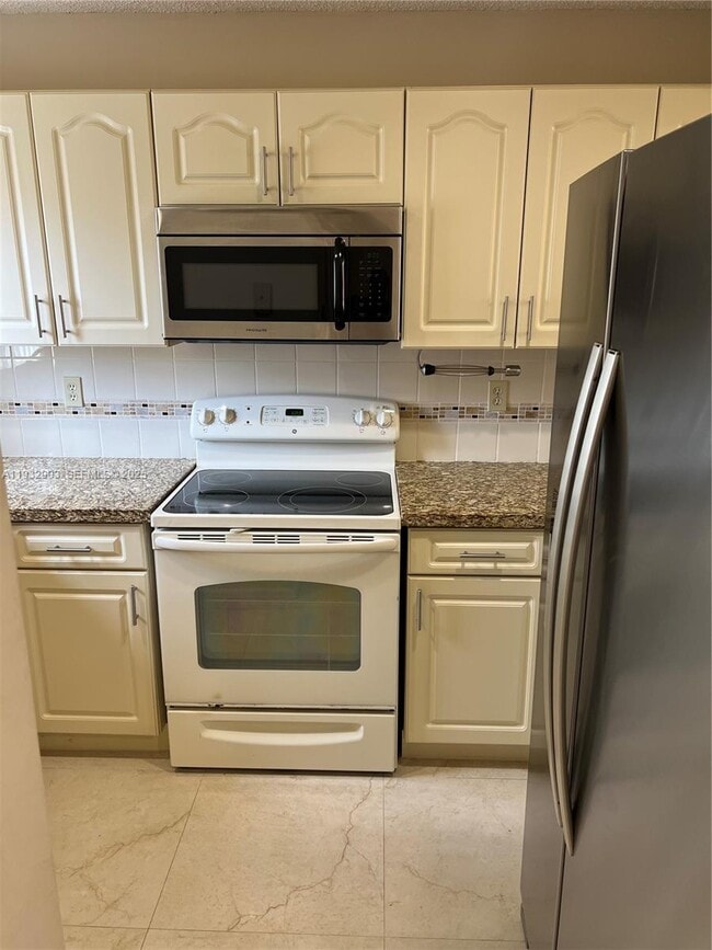 Photo - 330 NW 114th Ave