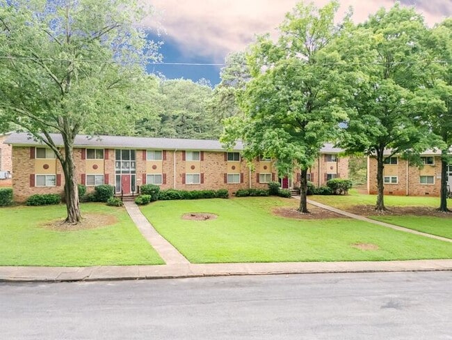 Photo - 1635 Line Cir