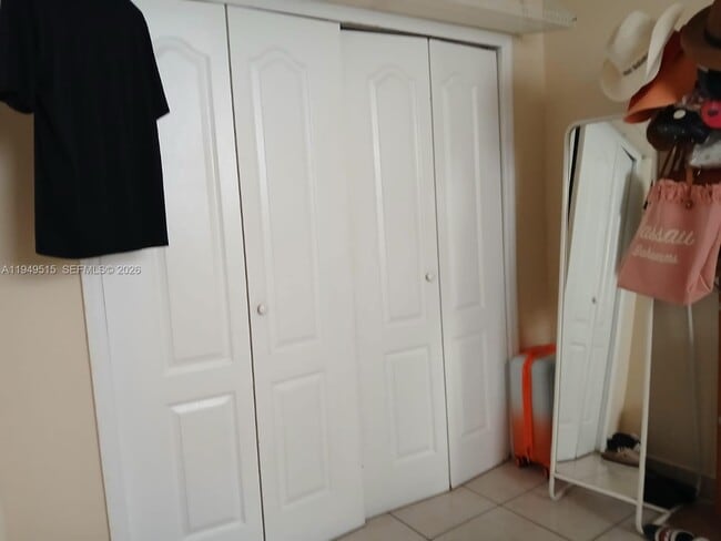 Photo - 606 W 81st St Unit 402