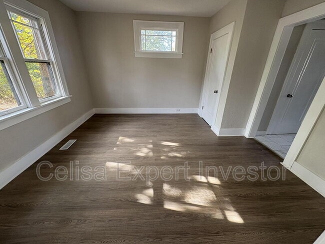 Photo - 2602 Warsaw St