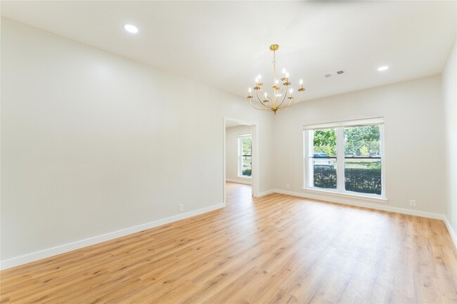 Building Photo - 6119 S Braeswood Blvd
