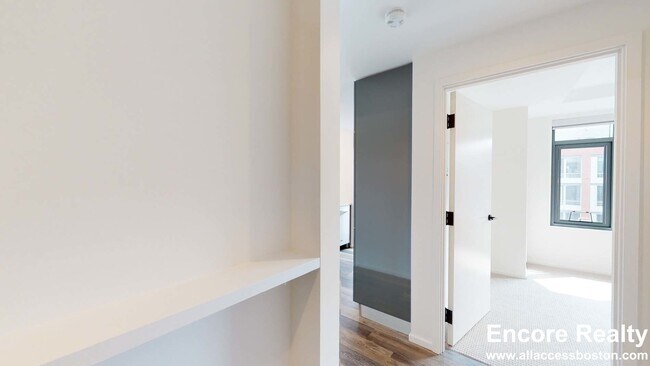 Photo - 345 Harrison Ave Unidad 817