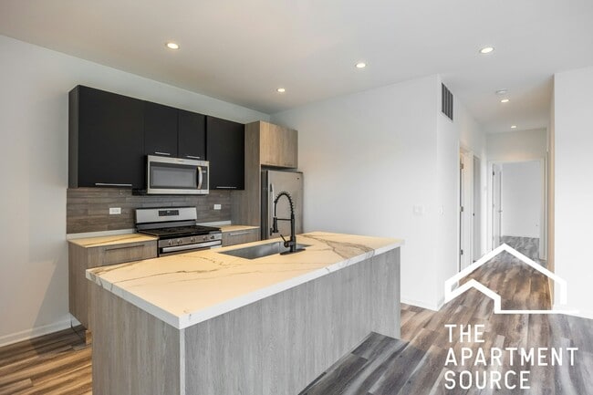 Photo - 2533 W Fullerton Ave Unit 5