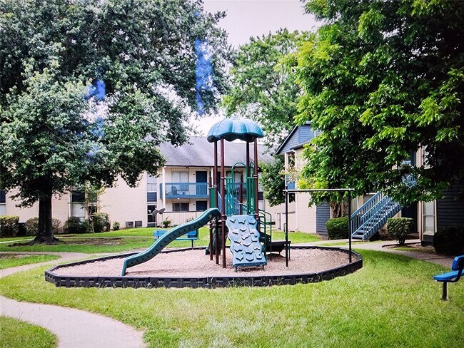 Building Photo - 2402 Bammelwood Dr Unit 226