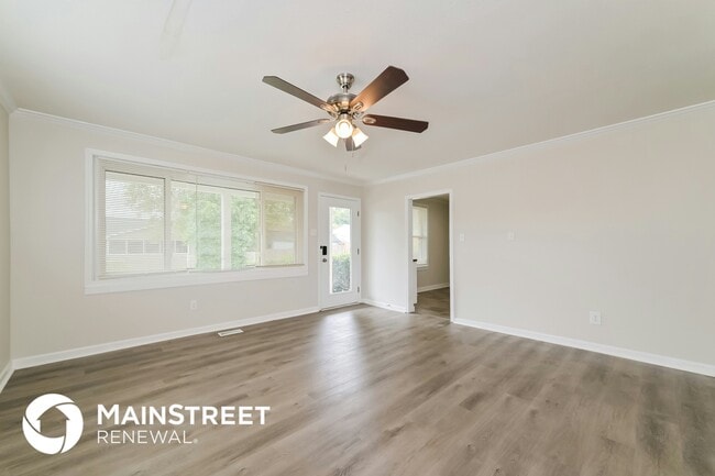 Photo - 127 S Fowler Cir