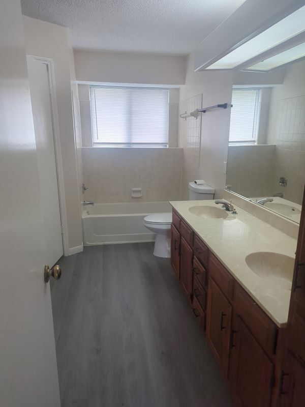Photo - 701 Brazos Dr