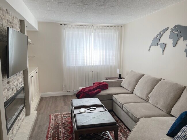 Photo - 360 Tecumseh Rd W Unité 102