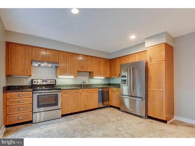 Photo - 28 Mountain Ave