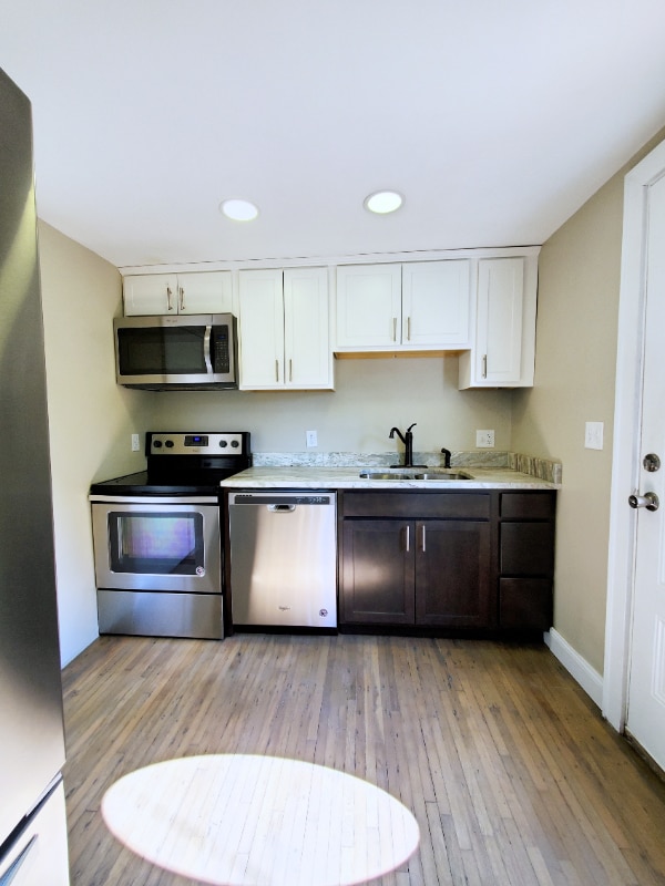 Photo - 90 E 8th Ave