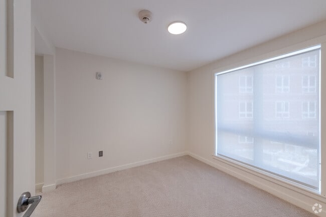 2 BR, 2 BA