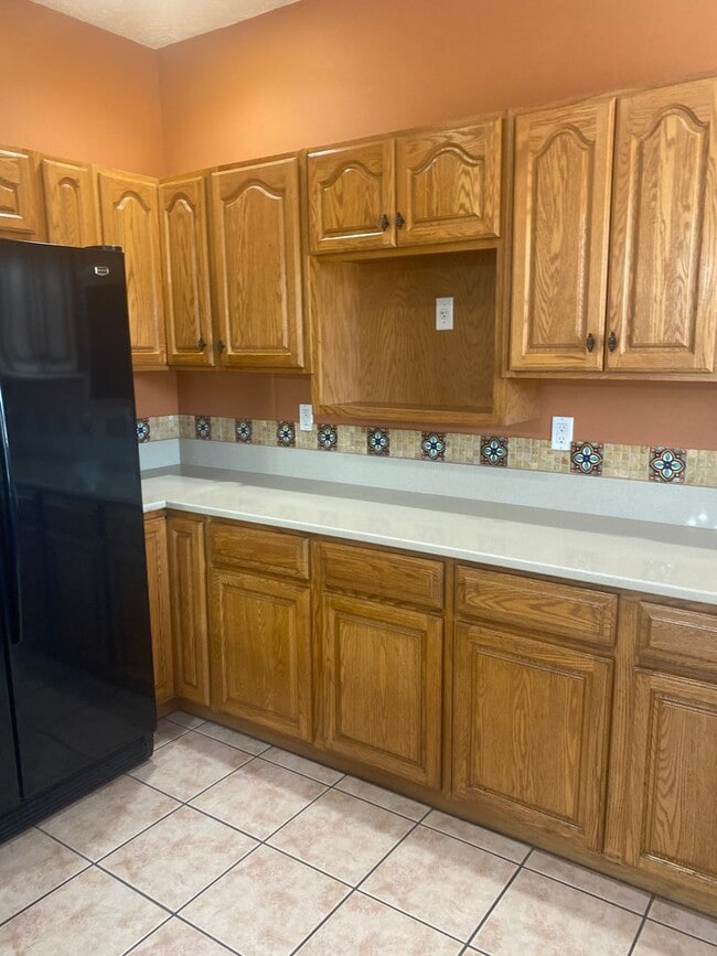 Photo - 6045 Matamoros Rd NE