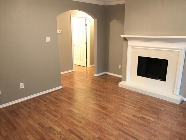 Photo - 3815 Amos St